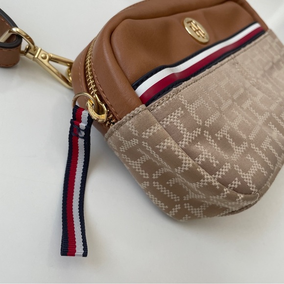 Tommy Hilfiger Logo Signature Convertible Belt Bag Tan Mini Crossbody - Picture 4 of 15